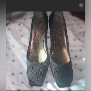 Amazing FERRAGAMO Pumps size 81/2-9